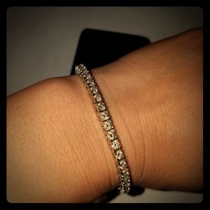 Tennis bracelet